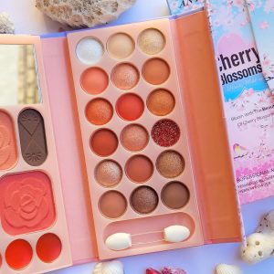 پالت چندکاره آنی لیدی طرح زیبای شکوفه های آلبالو پالت چندکاره آنی لیدی طرح زیبای شکوفه های آلبالو