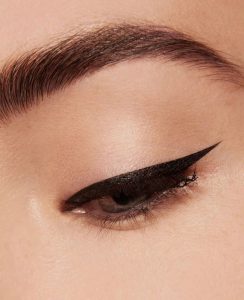 خط چشم ماژیکی 24 ساعته هدی بیوتی خط چشم ماژیکی 24 ساعته هدی بیوتی